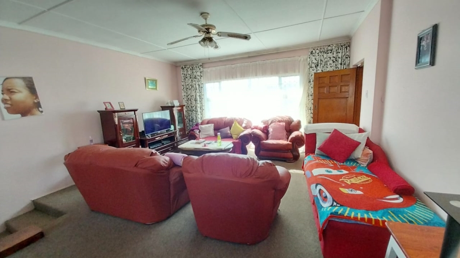 8 Bedroom Property for Sale in Greenfields Eastern Cape